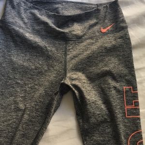 NIKE WORKOUT LEGGINGS WOMENS M